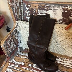Gianni Bini Brown Heeled Boots size 8
